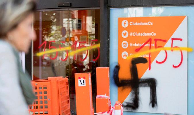 Sede de Ciudadanos atacad en Cataluña. / EFE