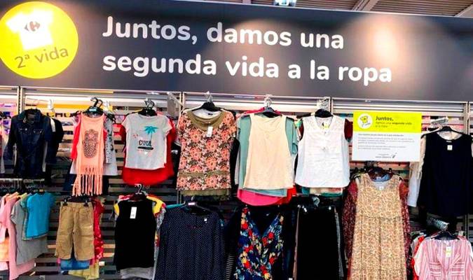 Carrefour testa en España la comercialización de ropa de segunda mano.