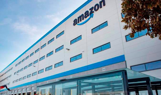 Amazon estudia abrir tiendas físicas 