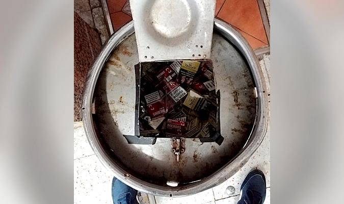Imagen del barril de cerveza con el tabaco dentro. / Guardia Civil