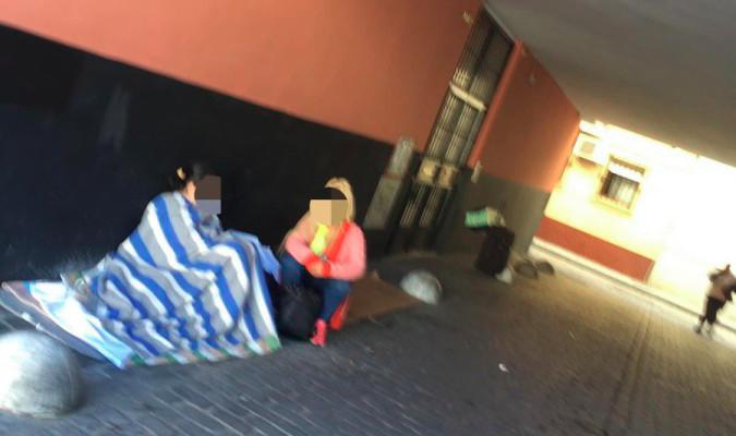 El PP pregunta sobre la «desconcentración» de recursos para personas sin hogar en la Macarena