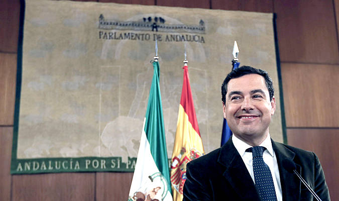 Juan Manuel Moreno (PP), este miércoles en el Parlamento andaluz. / EFE