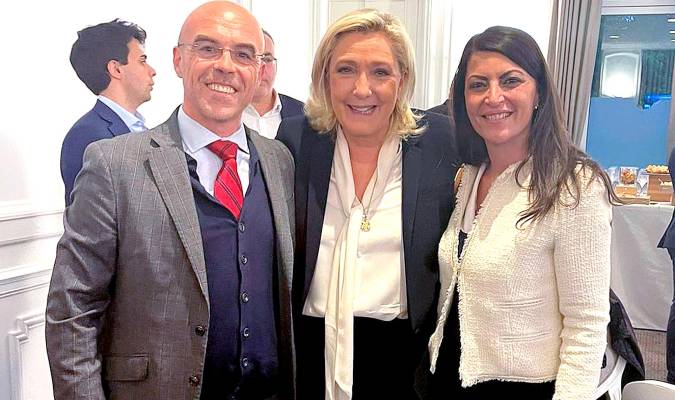 Jorge Buxadé, Marie Le Pen y Macarena Olona.