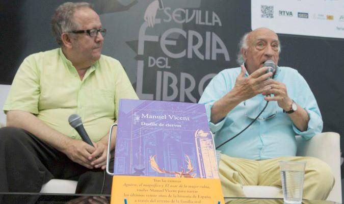 El columnista Manuel Vicent gana el VI Premio de Periodismo de Opinión Raúl del Pozo