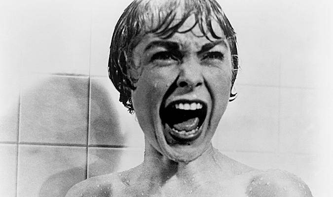 Janet Leigh en la famosa escena de la ducha. 