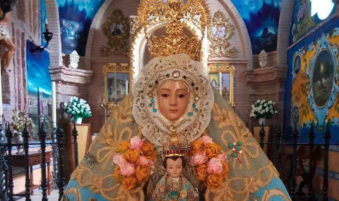 Primer plano de la Virgen de Escardiel de Castilblanco de los Arroyos.
