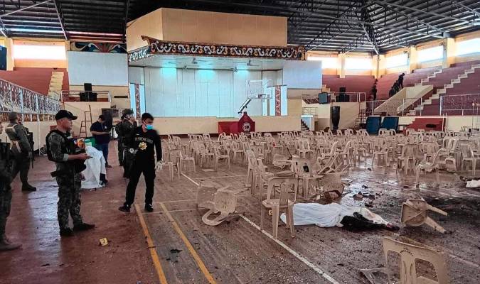 Imagen del lugar donde explosionó la bomba, que dejó cuatro muertos y decenas de heridos, en la ciudad de Marawi (Lanao del Sur, Filipinas). EFE