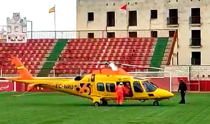 Helicóptero que trasladó al bebé al Virgen del Rocío de Sevilla.