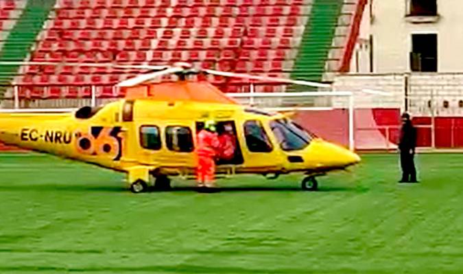 Helicóptero que trasladó al pequeño al Virgen del Rocío.