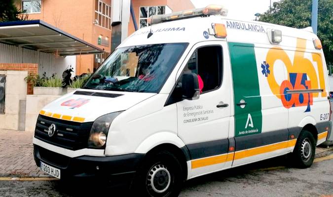 Una ambulancia del 061. 