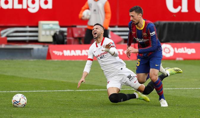 Messi y Dembélé frenan al Sevilla