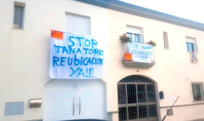 Polémica vecinal en El Palmar de Troya por la ubicación del nuevo tanatorio municipal 