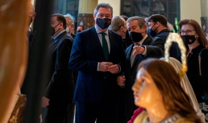 El alcalde de Sevilla, Juan Espadas, asiste a la inauguración de la exposición 'Escenas de la Pasión. Eduardo Briones - Europa Press