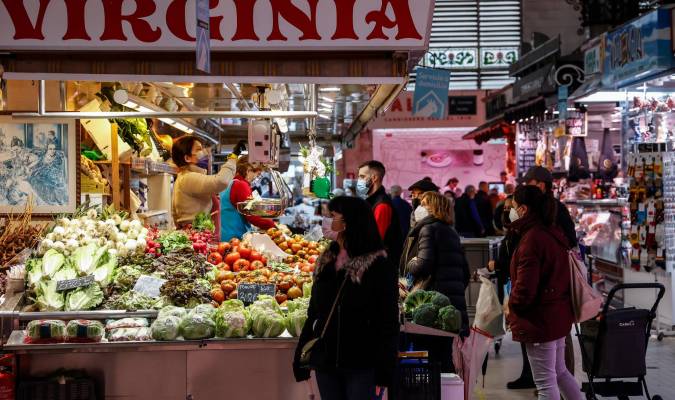 Los españoles reducen su compra en el súper tras el alza de precios