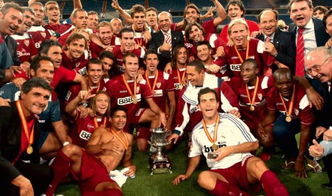El Sevilla se llevó la Supercopa de España en 2007 tras vencer 3-5 al Real Madrid en el Santiago Bernabéu. / SFC