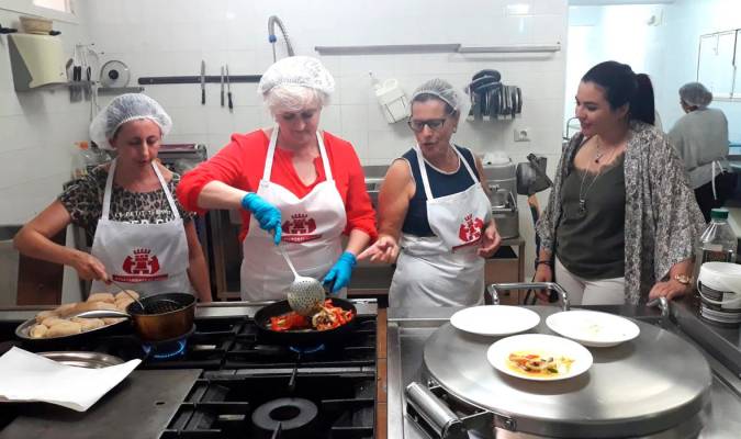 Más de cien personas se apuntan al taller municipal de cocina saludable en Osuna