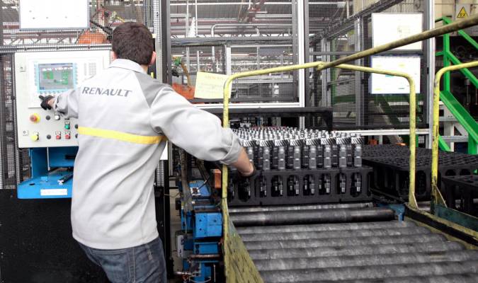 Renault suprime turnos en su factoría de Sevilla