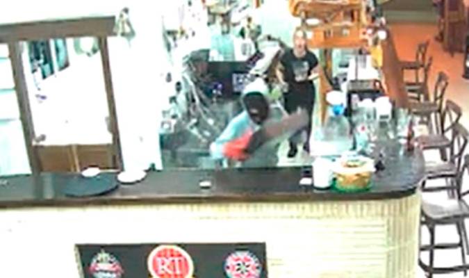 Vídeo | Así fue el robo al restaurante de Coria del Río
