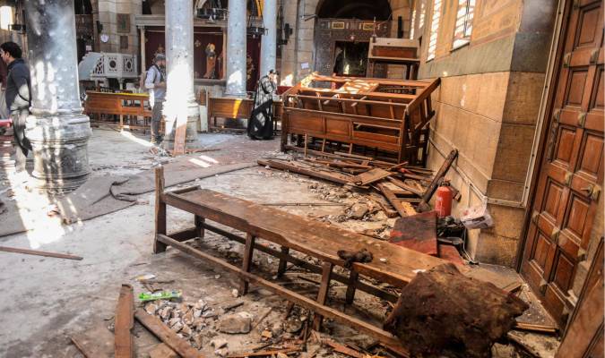 Estado de la iglesia de San Pedro de El Cairo, que ha quedado destruida por dentro tras el atentado de 2016.