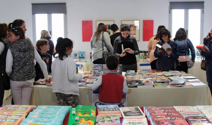 Fuentes de Andalucía dedica a la mujer y la literatura si XXIV Feria del Libro