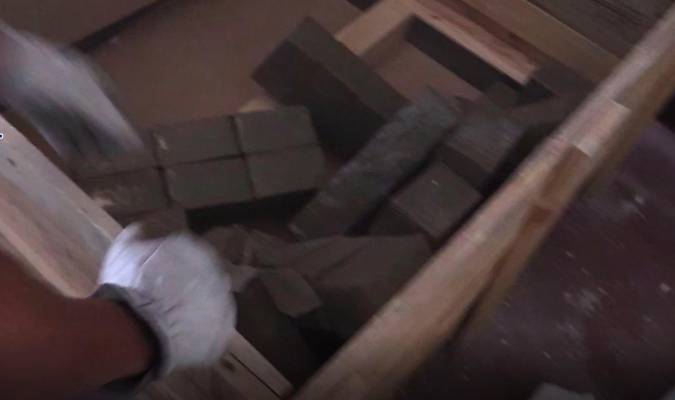 Incautan en Sevilla más de tres toneladas de hachís ocultas en palés que transportaban baldosas de mármol