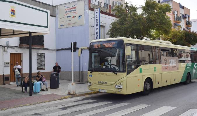 Los autobuses de Los Palacios recuerdan ya a Los Amarillos