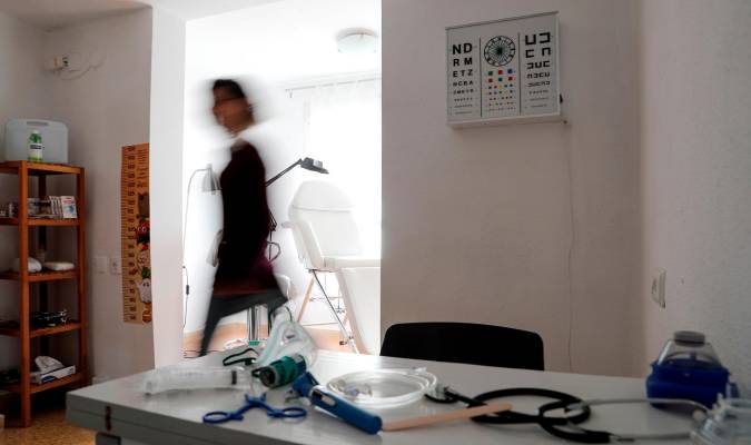 En la imagen de archivo, espacio de un centro que recrea la consulta del médico. EFE/Manuel Bruque