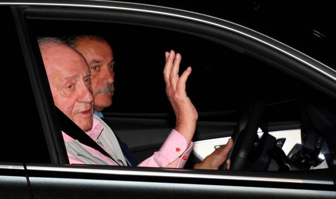 Los médicos implantan tres bypass al Rey Juan Carlos en una operación «sin incidencias»