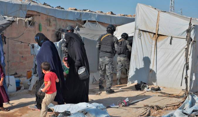 Repatriadas dos españolas esposas de yihadistas y sus 9 hijos desde Siria