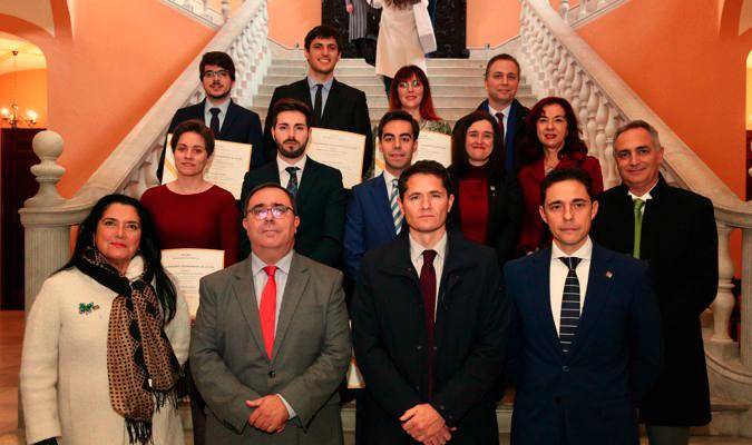 Estudiantes de la UPO recogen los premios a los mejores expedientes académicos