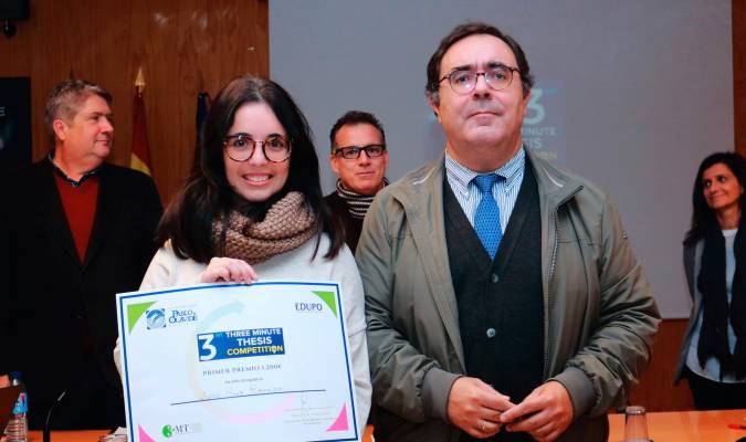 Zara Ruiz Romero, ganadora del Certamen 'Tesis en 3 minutos' de la Universidad Pablo de Olavide