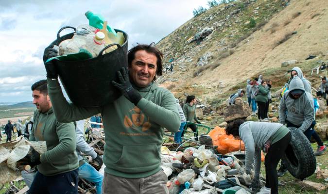 Retiran más de 30.000 kilos de residuos en La Quinta de Osuna