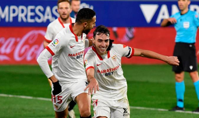 En-Nesyri y Munir celebran el gol de la victoria. / EFE/Javier Blasco