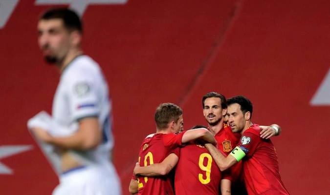 España reconduce su camino hacia Catar (3-1)