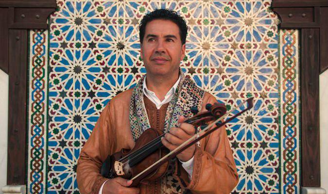 Hamid Ajbar es el vocalista del grupo Hamid Ajbar Sufí Ensemble.