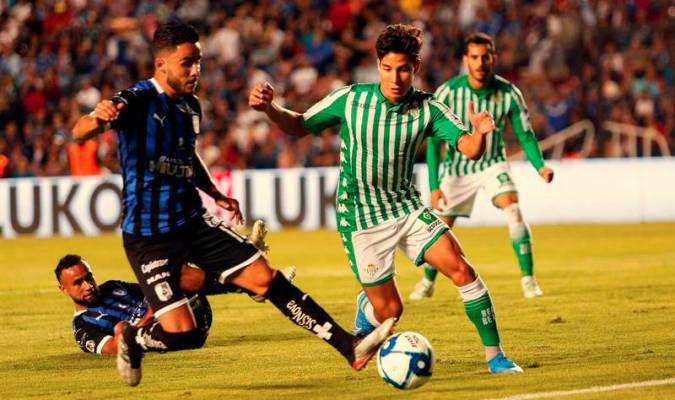 El Betis se impuso al Querétaro en el primer partido de la gira mexicana. / EFE