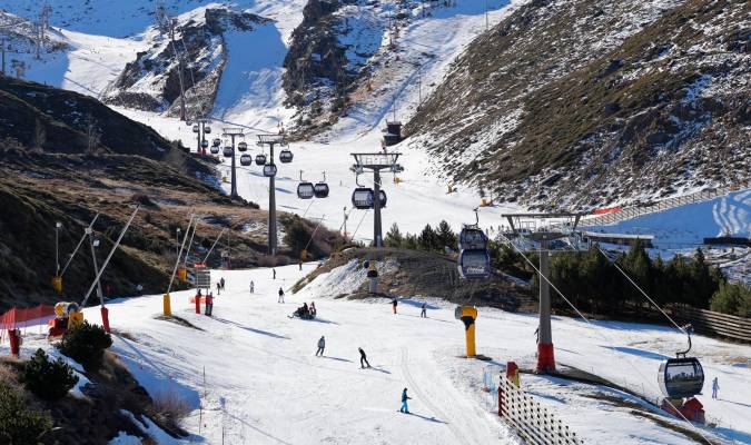 Imágenes de la estación de esquí de Sierra Nevada, a 4 de febrero de 2024. / Álex Cámara - E.P.