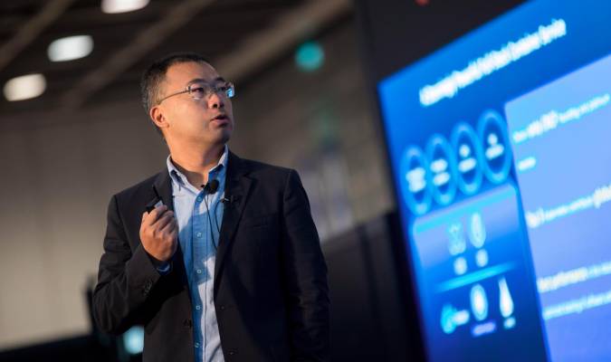 El director general del Departamento de Ventas de Soluciones en la nube, Huawei Technologies Co., Ltd. Fred He, habla durante la Cloud Expo Asia 2019. EFE/ Jerome Favre