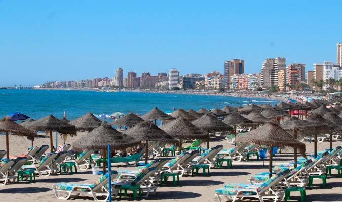 Andalucía, la comunidad con mayor aumento de playas con Bandera Azul este año