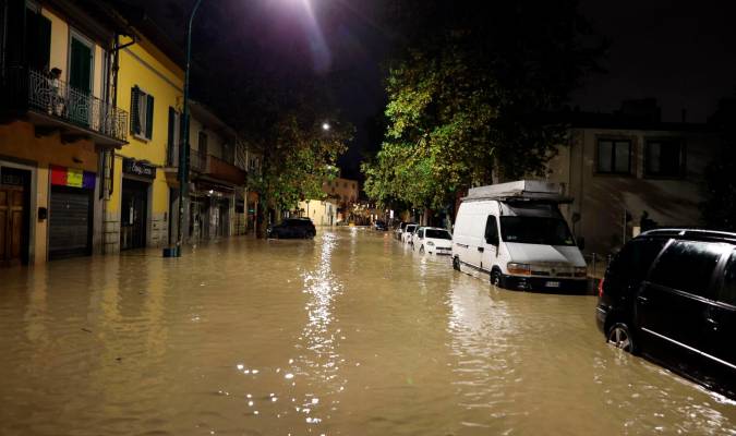 Imagen reciente de inundaciones en Campi Bisenzio, Florencia (Italia). EFE/EPA/CLAUDIO GIOVANNINI