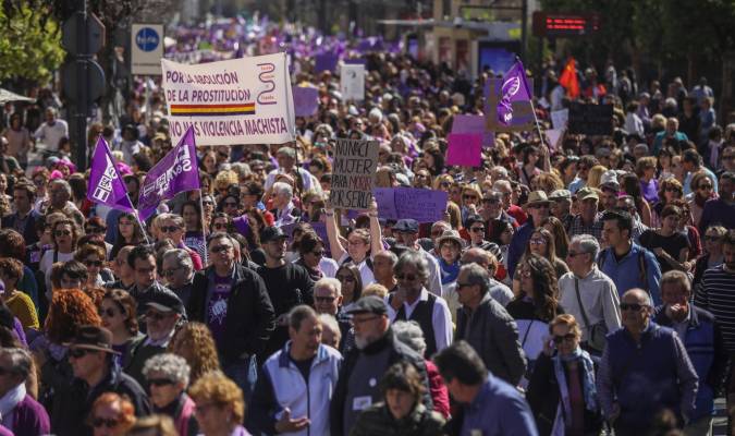 Andalucía reivindica de forma multitudinaria más igualdad real de la mujer