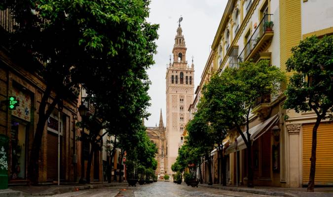 Sevilla activa el nivel 2 del Plan Municipal de Emergencia y fija sus servicios esenciales