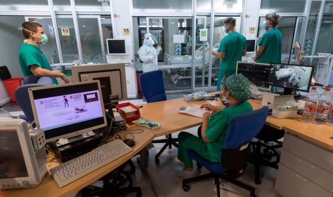 Los hospitalizados por covid en Andalucía vuelven a subir