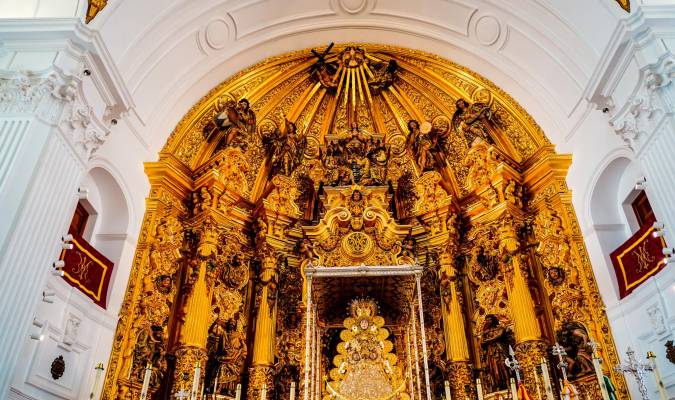 Comienza El Rocío con nueva estructura interna en el paso de la Virgen
