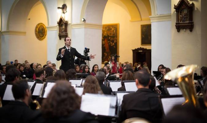 El sanluqueño Javier Alonso es el director de la Banda de Música ‘Maestro Dueñas’. 