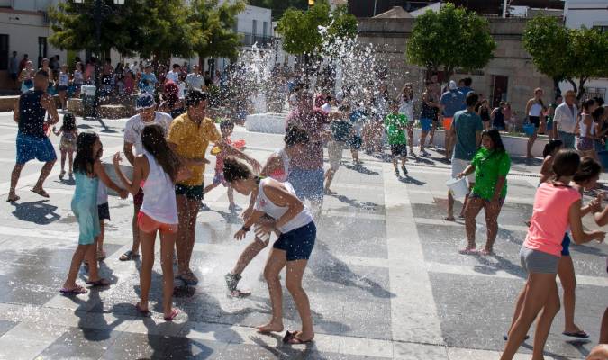 Imagen de archivo de la Fiesta del Agua de Castilblanco. / El Correo