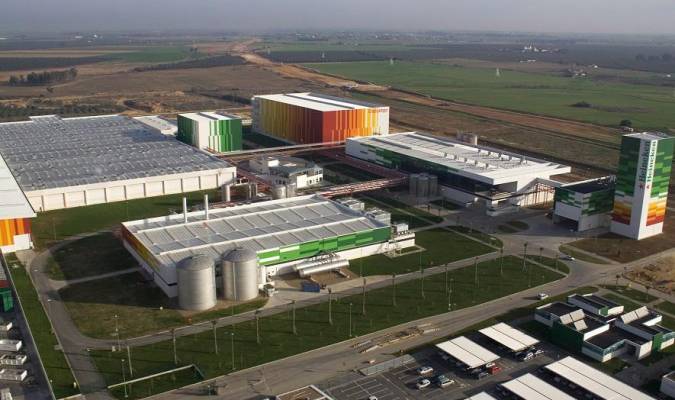 Heineken se alía con Iberdrola para elaborar sus cervezas con energías 100% renovables