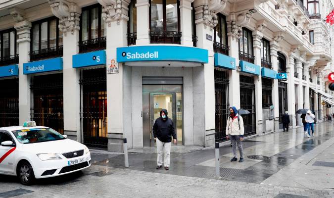 Oficia del Banco Sabadell. / EFE