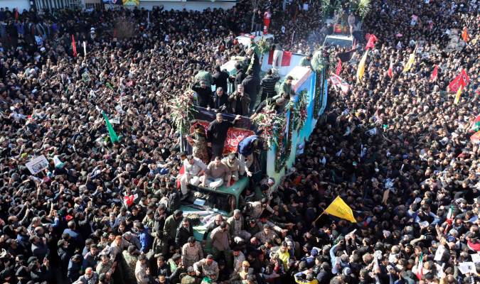 Una estampida provoca varios muertos en el funeral por el general iraní Soleimani