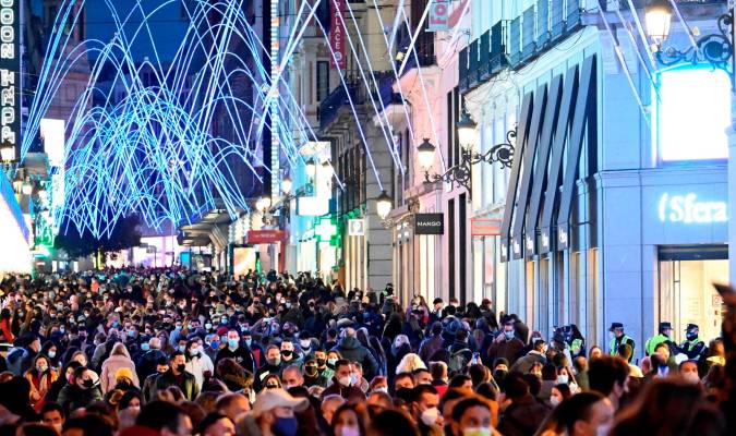 El Ayuntamiento de Madrid justifica las aglomeraciones del fin de semana